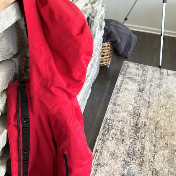 Women’s size 4 winter jacket with suspenders .  Never worn - Picture 2 of 3